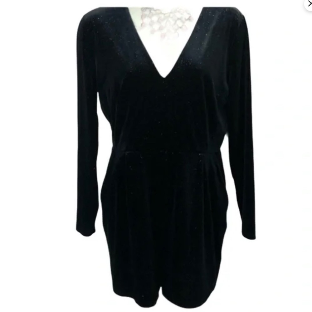 Candies Black velour V-neck long sleeve size Large sparkly romper